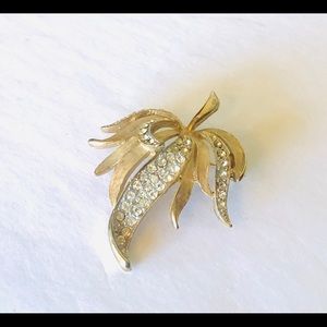 Vintage Gold Leaf Clear Rhinestone Brooch Pave
